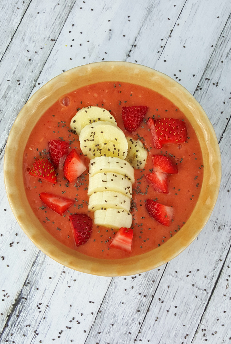 Strawberry Banana Smoothie Bowl - The Rockstar Mommy