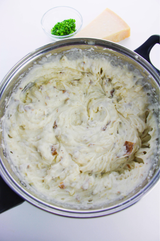 garlic mashed potatoes in a pot