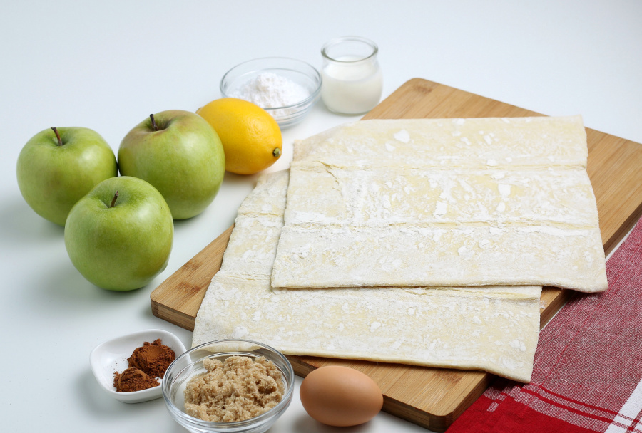 ingredients for apple turnovers