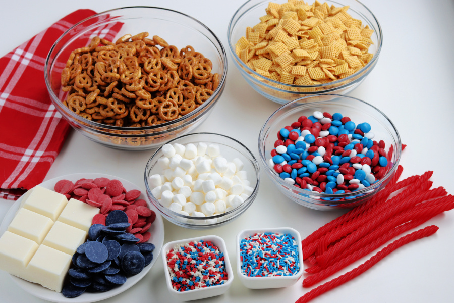 Ingredients for 4th of July Snack Mix