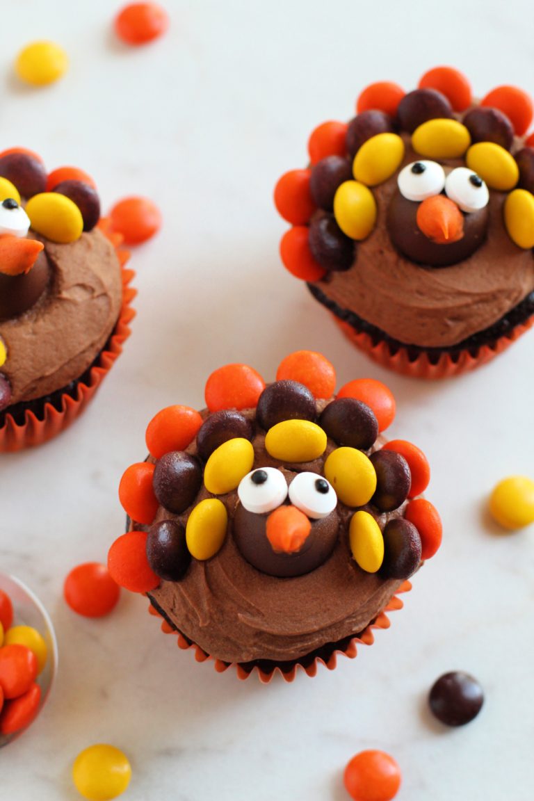 Fun Thanksgiving Turkey Cupcakes