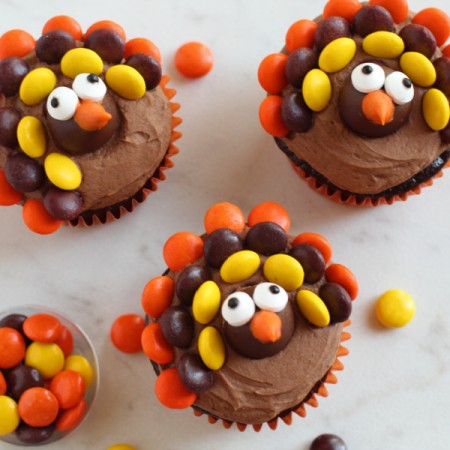 three Fun Thanksgiving Turkey Cupcakes