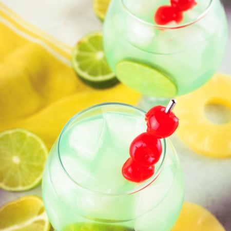 two glasses of tipsy mermaid cocktail