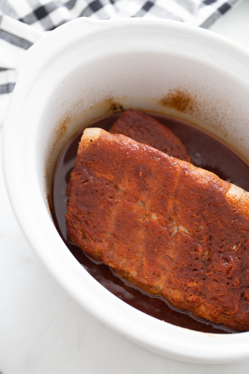 cooked ribs in slow cooker