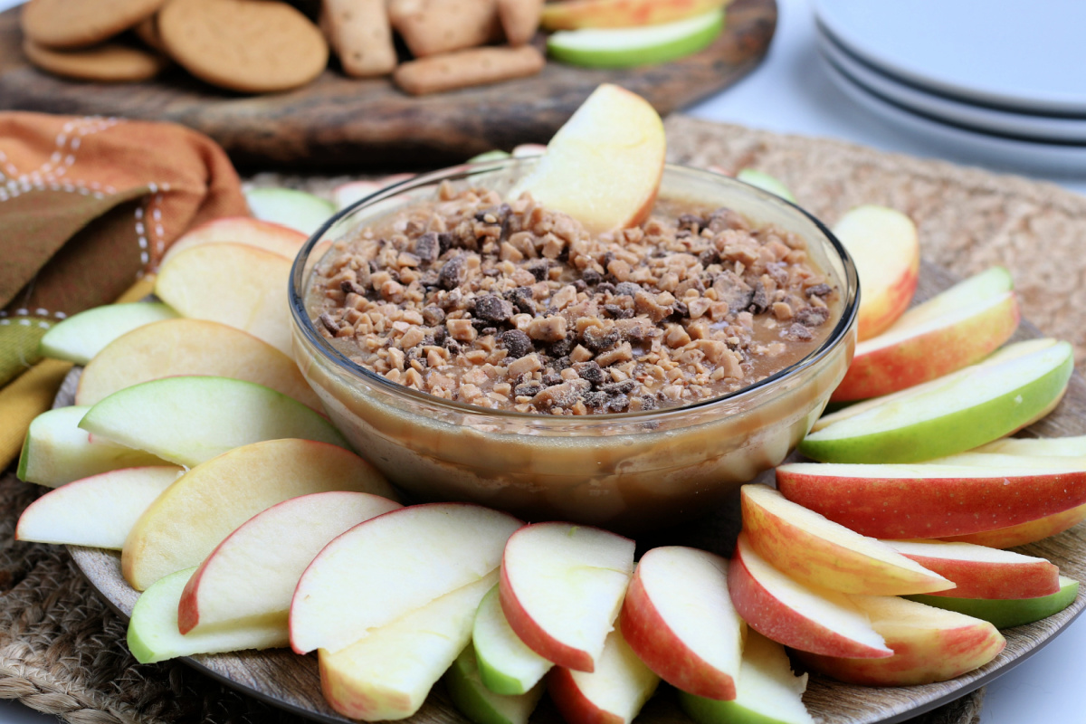 Cream Cheese Caramel Apple Dip with Toffee Bits with apple slices