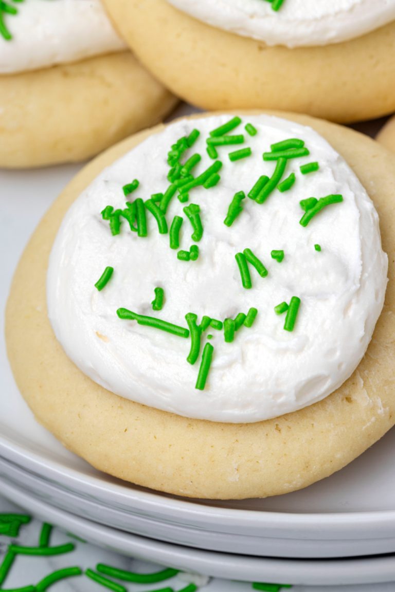 Easy St. Patrick’s Day Lofthouse Cookies