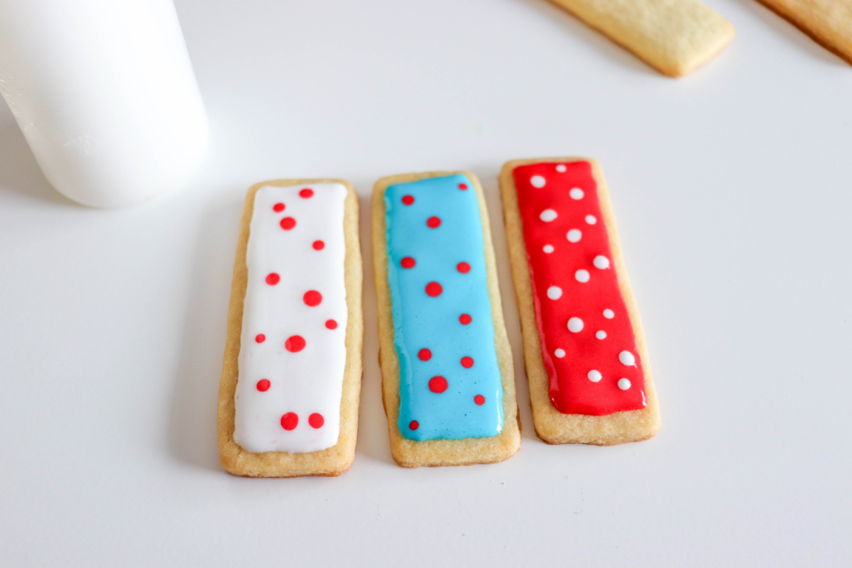 sugar cookies with dot decoration