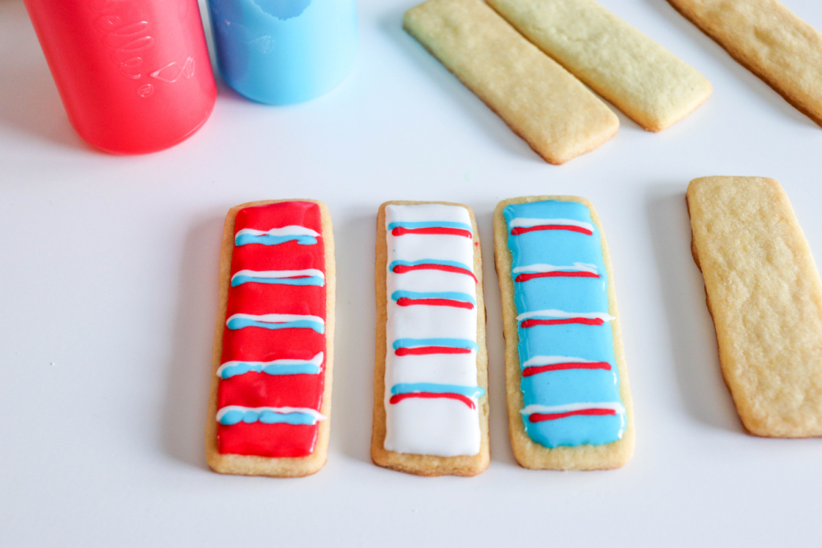 frosting stripes on cookies