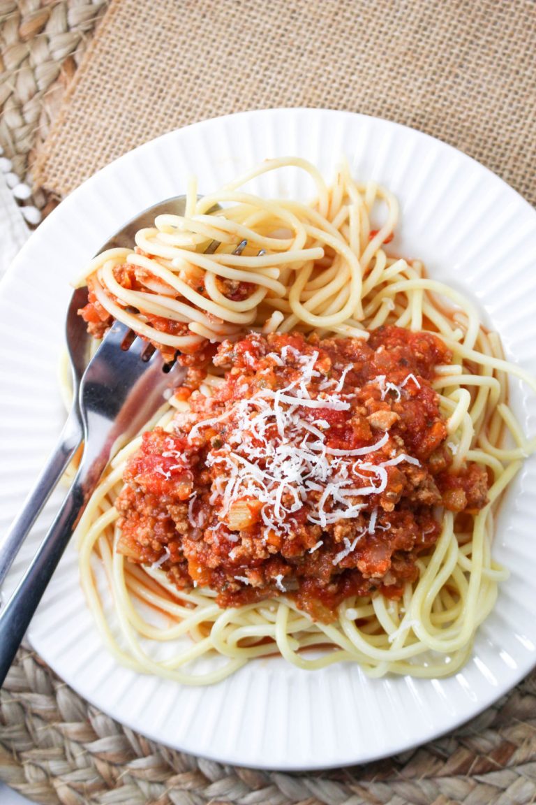 This Ground Turkey Bolognese Sauce with pasta on a plate