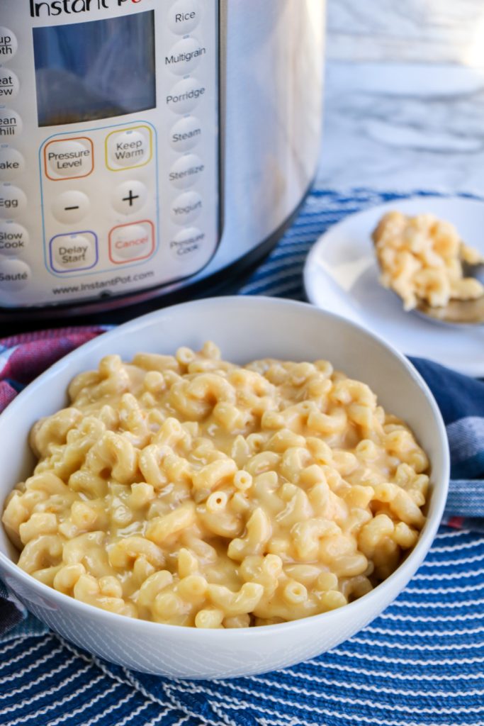 Instant Pot Smoked Gouda Mac Cheese in a bowl