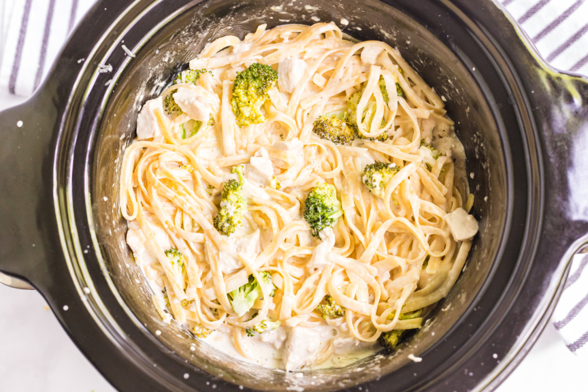 Slow Cooker Chicken Alfredo in a crock pot