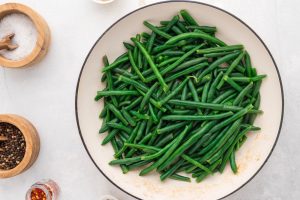 green beans in a pan