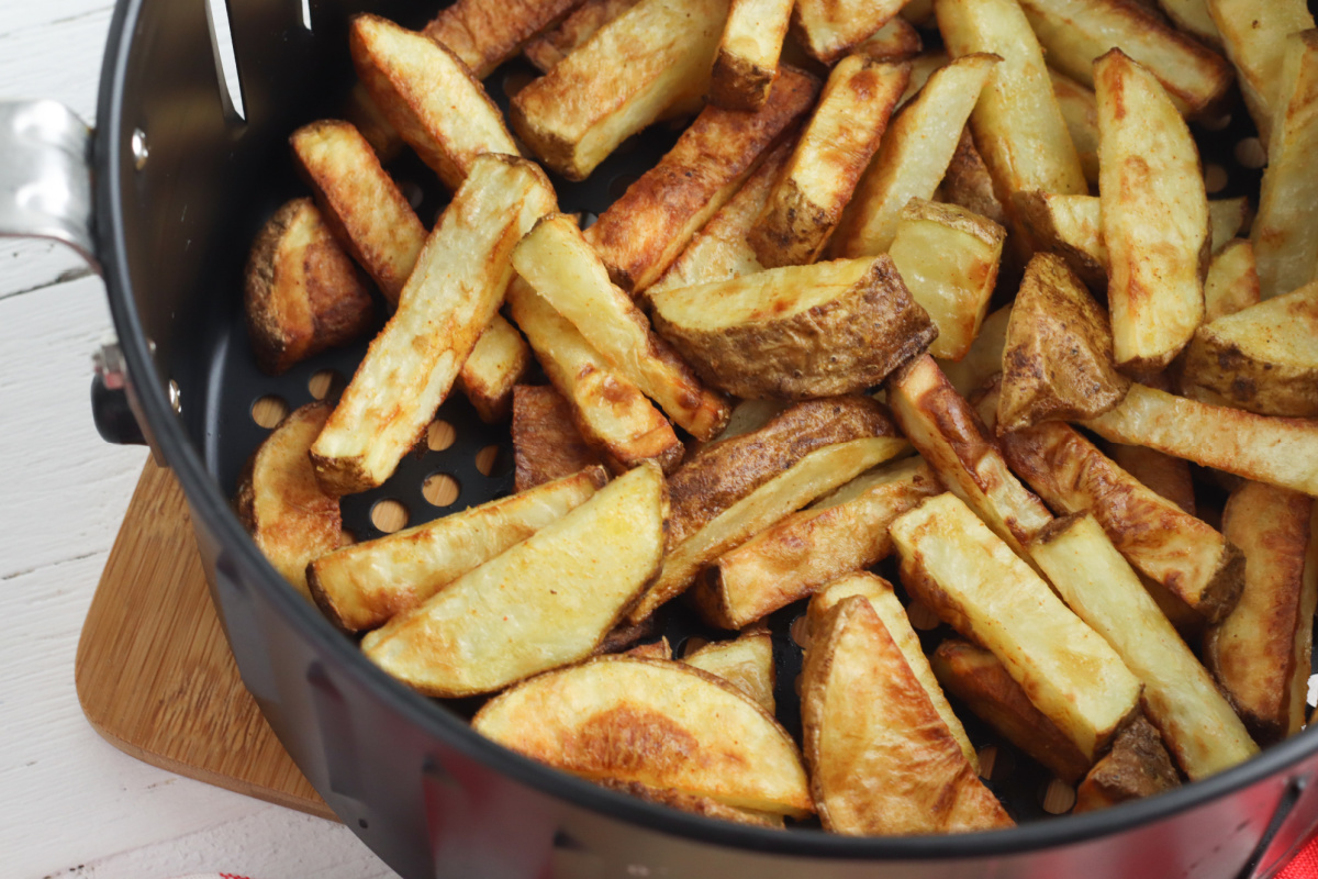 Air Fryer Potato Wedges in air fryer basket
