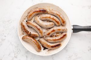browning brats in a pan