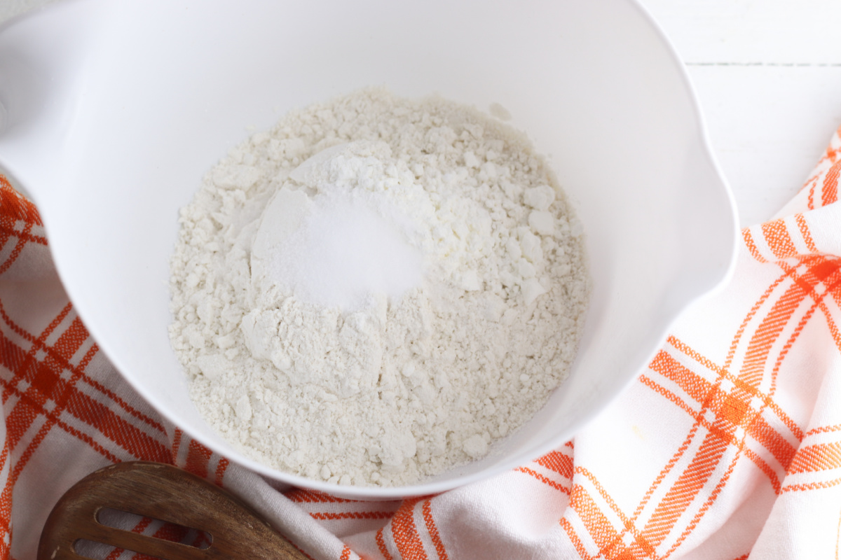 flour cornstarch, baking powder and salt in a bowl